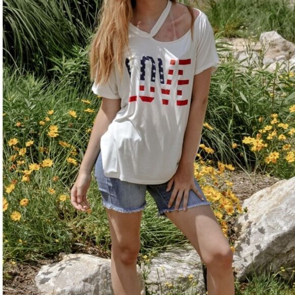 Patriotic “LOVE” Graphic Tee - Picture 2 of 14